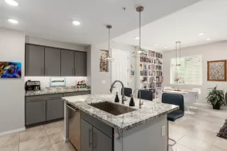 Photo #4: 6116648 Listing