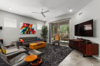 Photo #6: 6116648 Listing