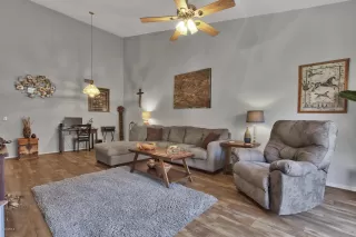 Photo #4: 6116649 Listing