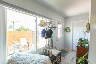 Photo #5: 6116725 Listing