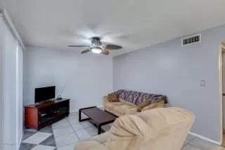 Photo #4: 6116745 Listing