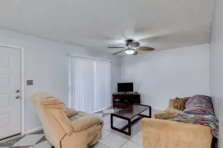 Photo #5: 6116745 Listing