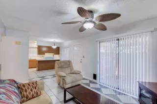 Photo #6: 6116745 Listing