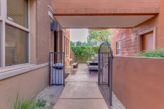 Photo #2: 6116788 Listing