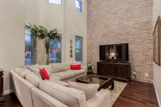 Photo #5: 6116788 Listing