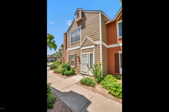 MLS: 6117446 Condo For Sale