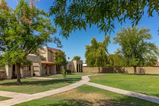 Photo #2: 6117532 Listing