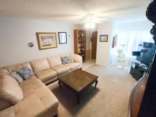 Photo #2: 6117753 Listing