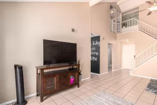 Photo #2: 6117823 Listing