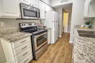 Photo #5: 6117824 Listing