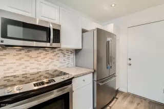 Photo #5: 6117896 Listing