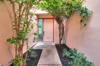 Photo #2: 6117910 Listing