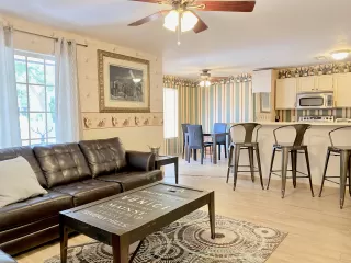 Photo #3: 6117970 Listing