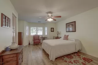 Photo #5: 6118075 Listing