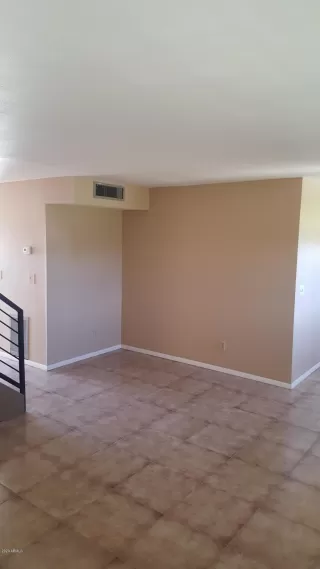 Photo #5: 6118153 Listing 