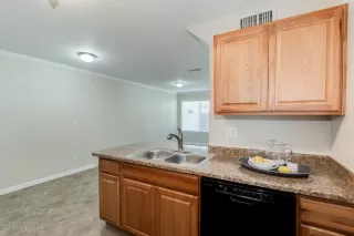 Photo #5: 6118158 Listing