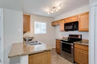 Photo #6: 6118158 Listing