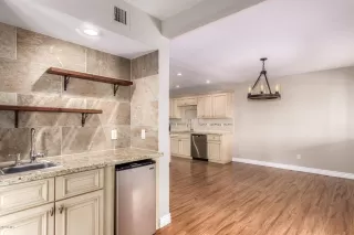 Photo #5: 6118316 Listing