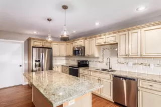 Photo #6: 6118316 Listing