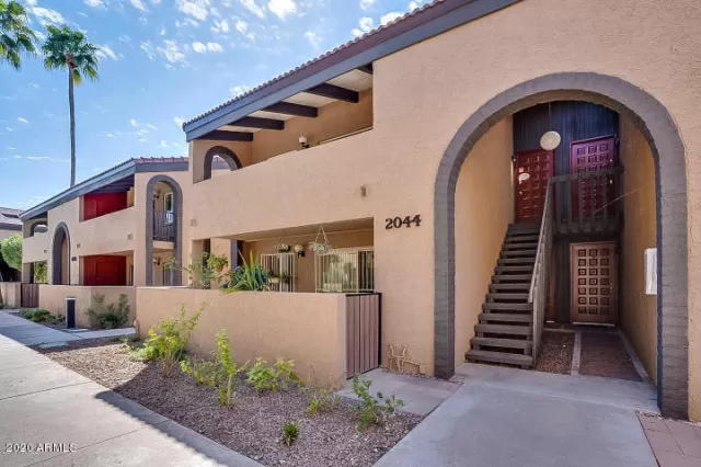 MLS: 6118385 Condo For Sale