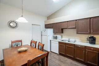 Photo #5: 6118511 Listing