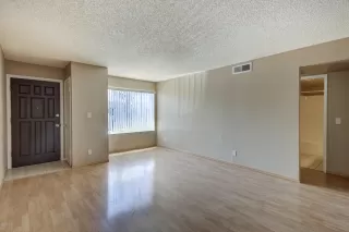 Photo #2: 6118611 Listing