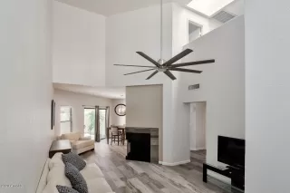 Photo #4: 6118736 Listing