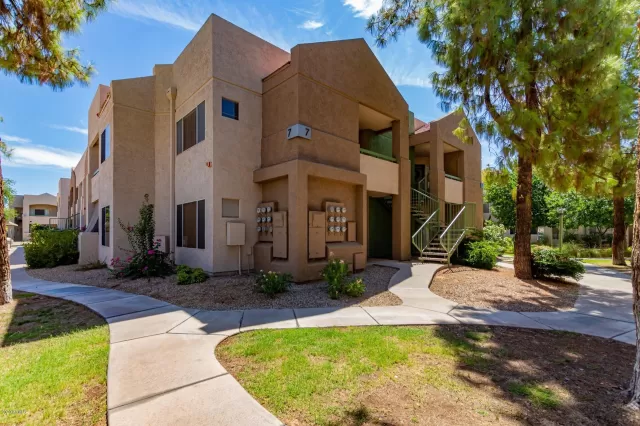 MLS: 6118955 Condo For Sale