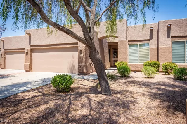 MLS: 6118995 Condo For Sale