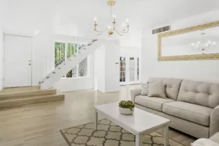 Photo #3: 6119278 Listing