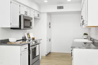 Photo #6: 6119278 Listing