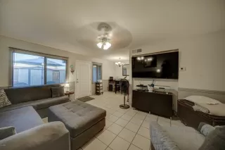 Photo #5: 6119424 Listing