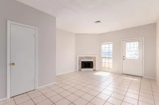 Photo #3: 6119607 Listing