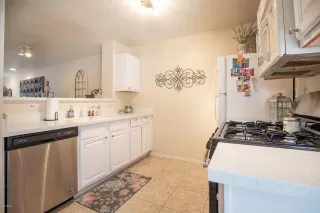 Photo #5: 6119865 Listing