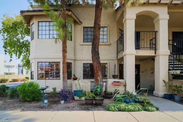 MLS: 6119898 Condo For Sale