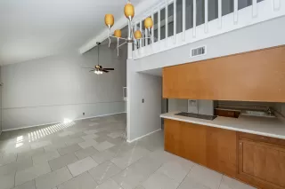 Photo #6: 6120288 Listing