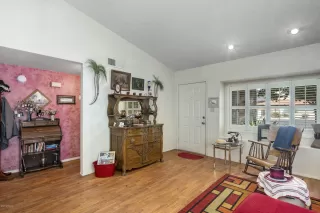 Photo #4: 6120360 Listing