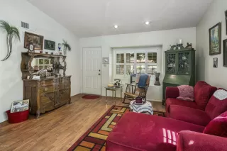 Photo #5: 6120360 Listing