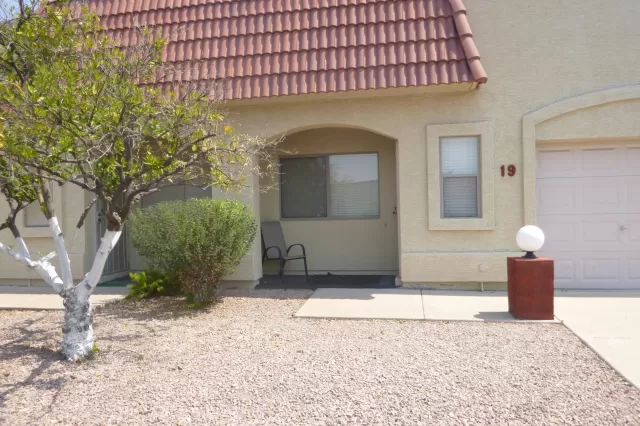 MLS: 6120415 Condo For Sale