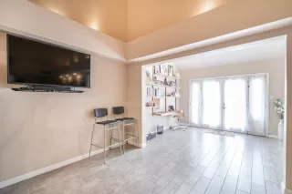 Photo #5: 6120575 Listing