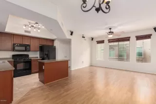 Photo #6: 6120773 Listing