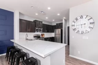 Photo #3: 6120808 Listing