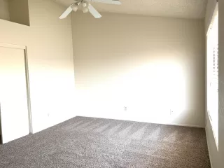 Photo #5: 6120887 Listing