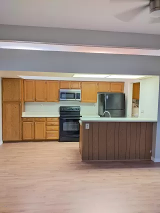 Photo #6: 6121312 Listing