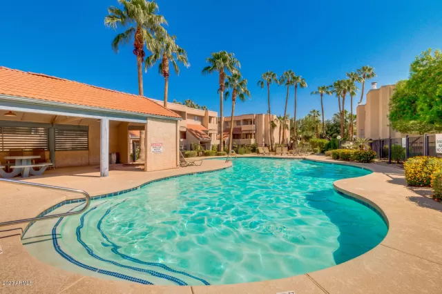 MLS: 6121373 Condo For Sale