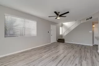 Photo #5: 6121456 Listing