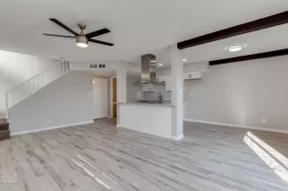 Photo #6: 6121456 Listing