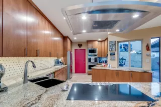 Photo #3: 6121501 Listing 