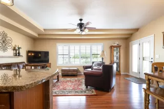 Photo #5: 6121510 Listing