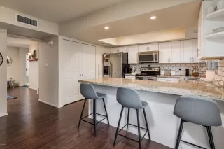 Photo #2: 6121650 Listing